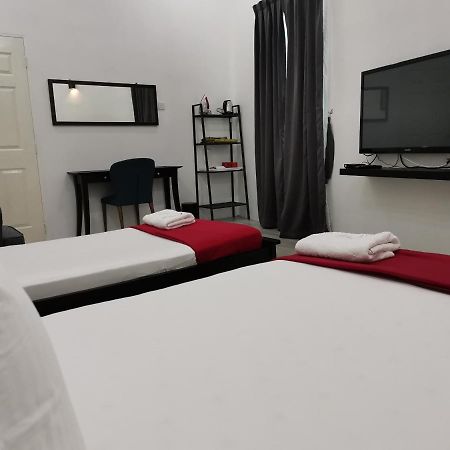Roomstay Hj Esmon Parit Raja Uthm Esterno foto