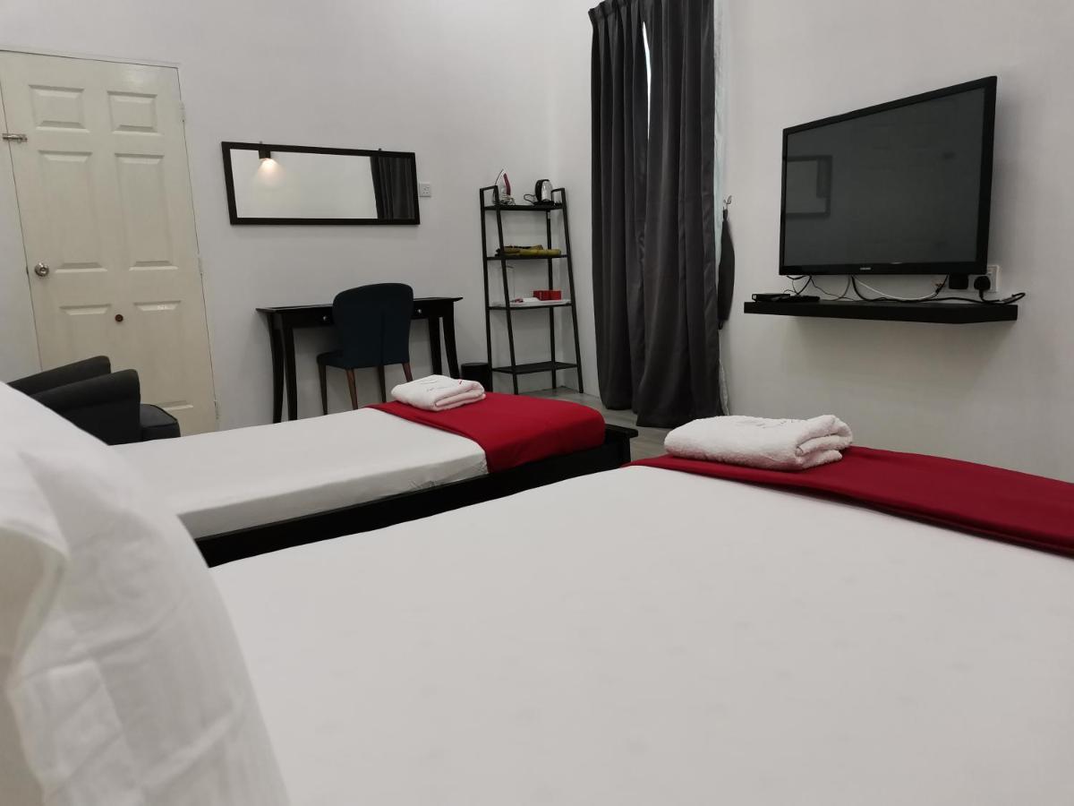 Roomstay Hj Esmon Parit Raja Uthm Esterno foto