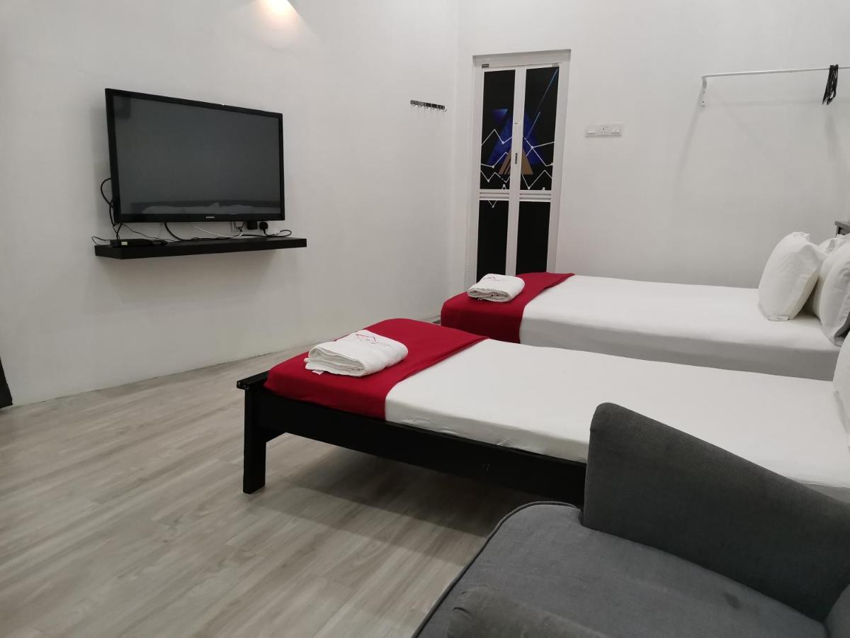 Roomstay Hj Esmon Parit Raja Uthm Esterno foto